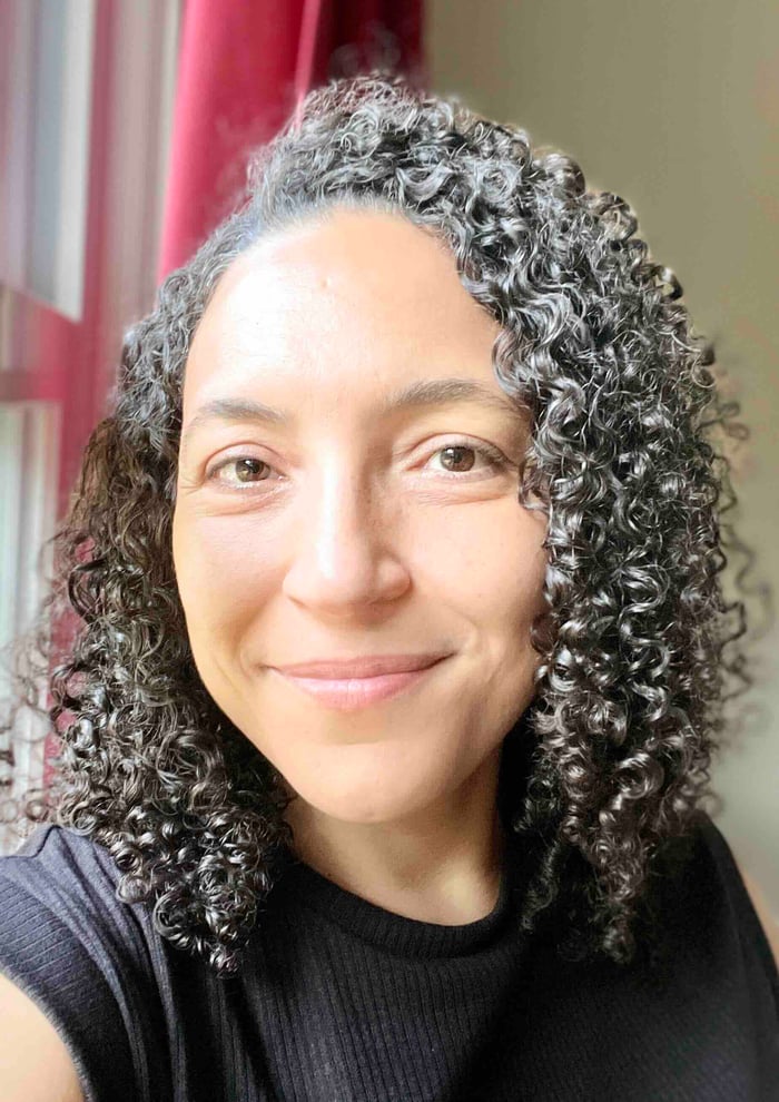 Dorothy Jones-Davis Headshot_brightcrop